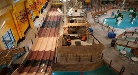 Waterpark Resort - Indoor Large Slide